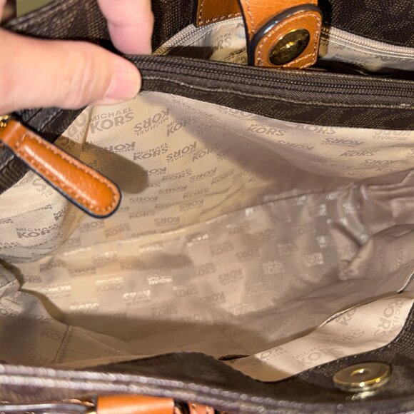 Michael Kors designer monogram leather tote/bag like new - Picture 10 of 11